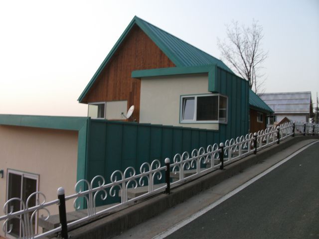 남해예술인마을 산화동판돌출이음